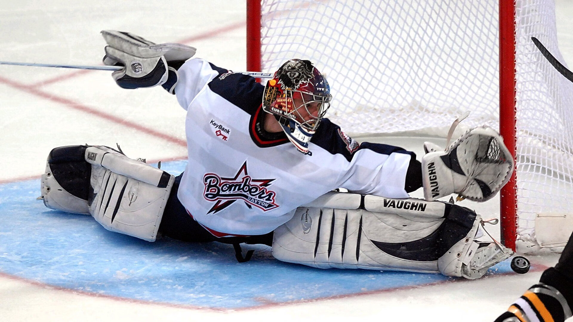 英雄本色，关键时刻胜负由此决定！，英雄本色下句应该怎么回答